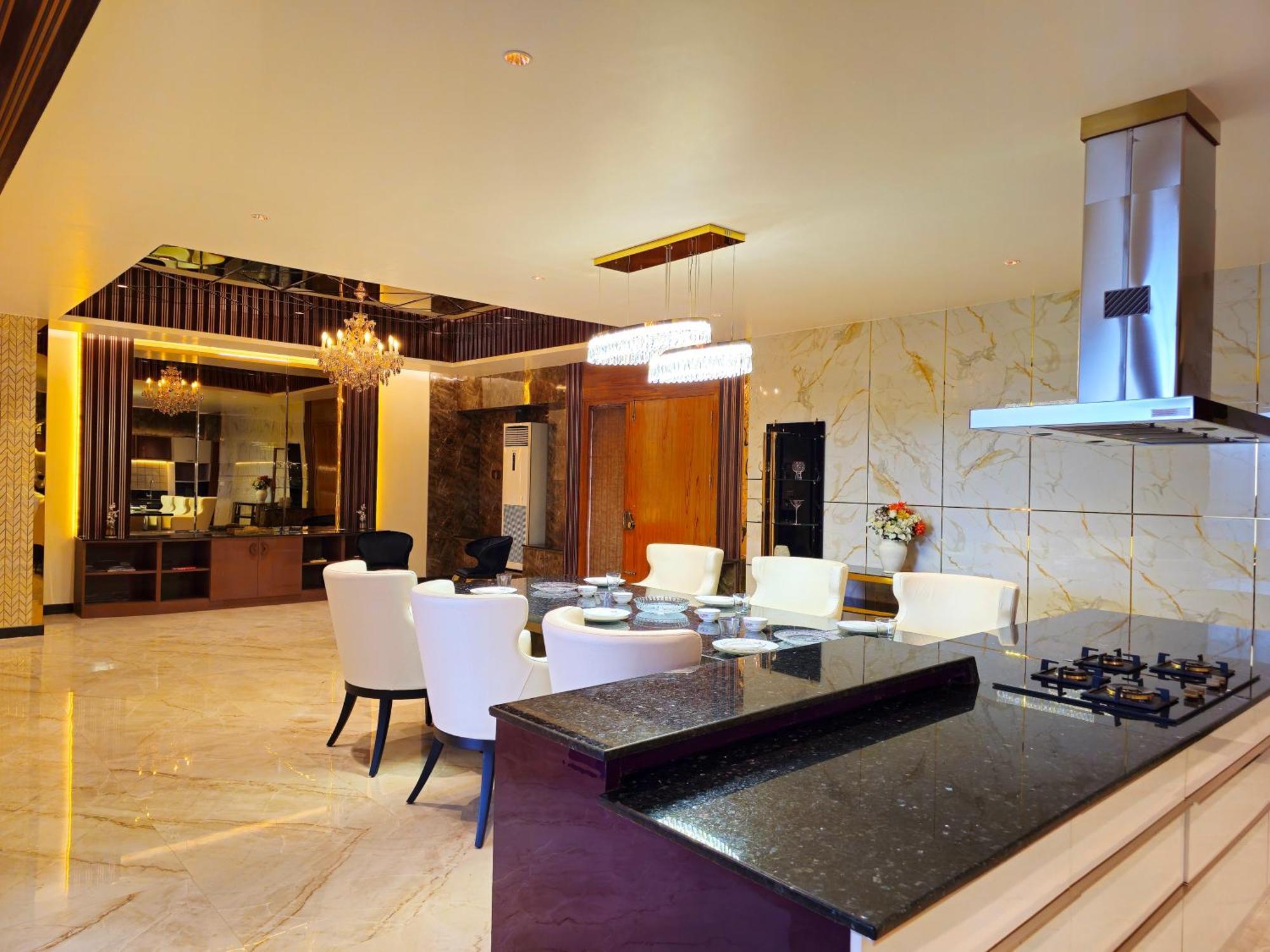 Ferienwohnung The Pentouz On 100 Feet Road Indiranagar - An Urban Luxury Retreat Bangalore Exterior foto