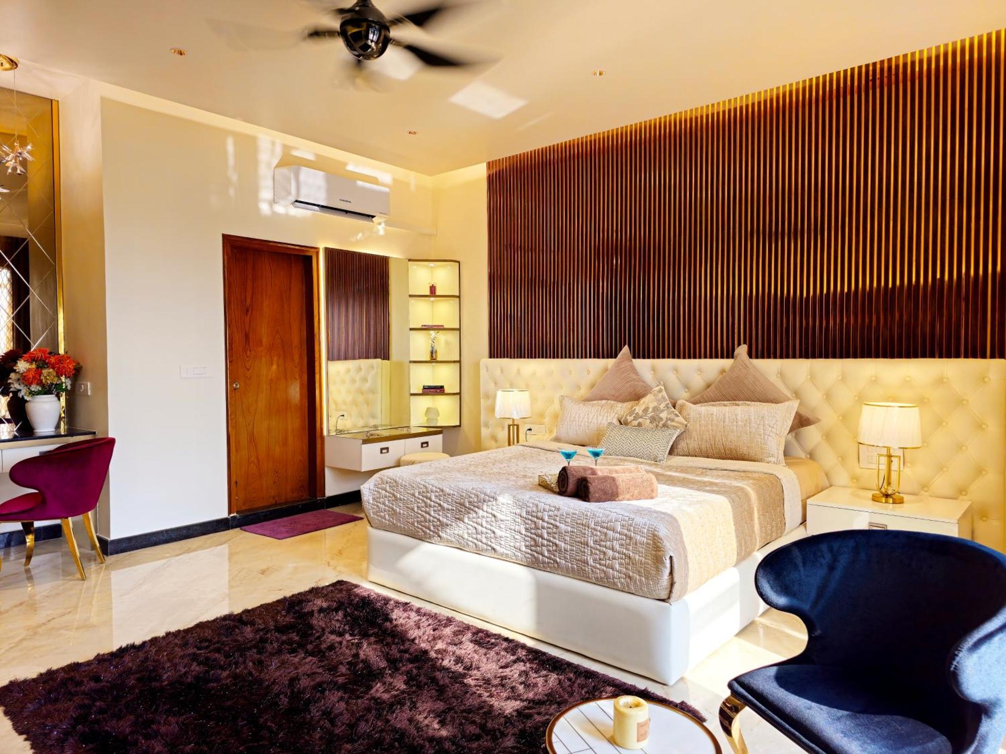 Ferienwohnung The Pentouz On 100 Feet Road Indiranagar - An Urban Luxury Retreat Bangalore Exterior foto