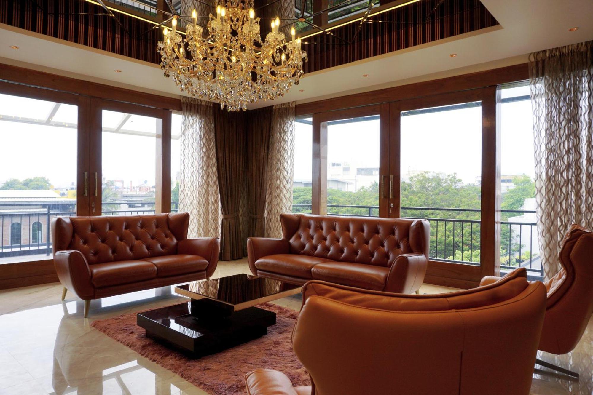 Ferienwohnung The Pentouz On 100 Feet Road Indiranagar - An Urban Luxury Retreat Bangalore Exterior foto