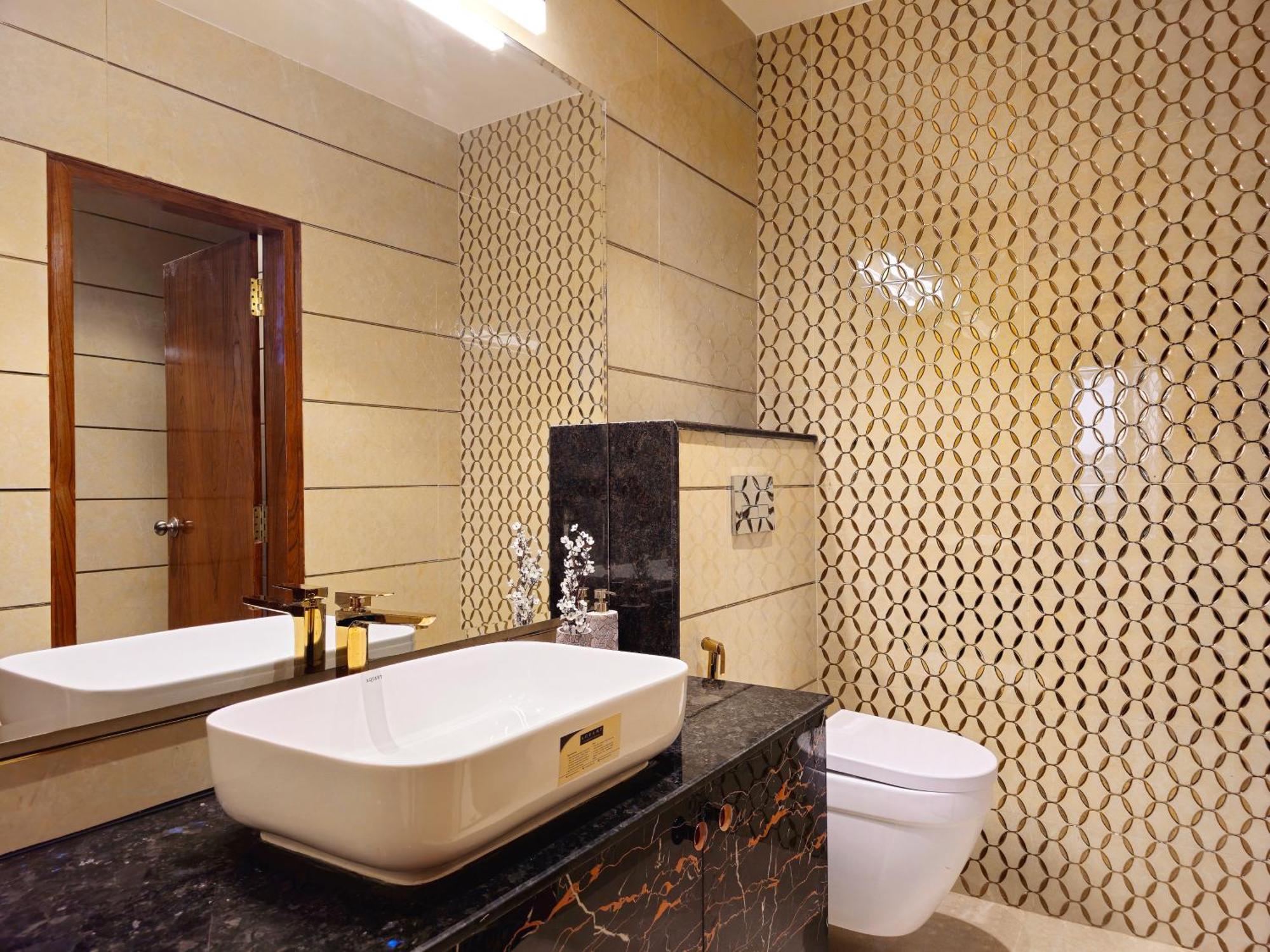 Ferienwohnung The Pentouz On 100 Feet Road Indiranagar - An Urban Luxury Retreat Bangalore Exterior foto