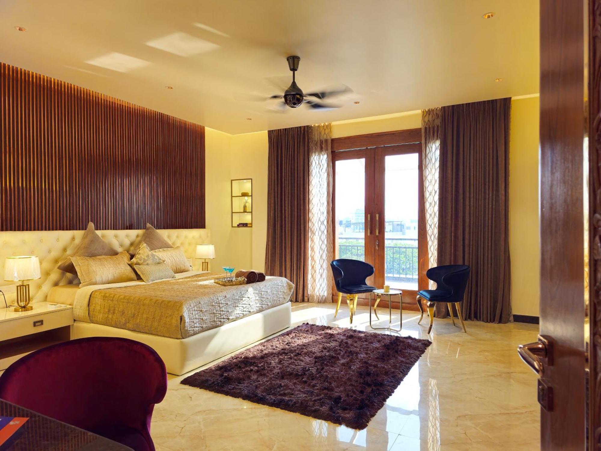 Ferienwohnung The Pentouz On 100 Feet Road Indiranagar - An Urban Luxury Retreat Bangalore Exterior foto