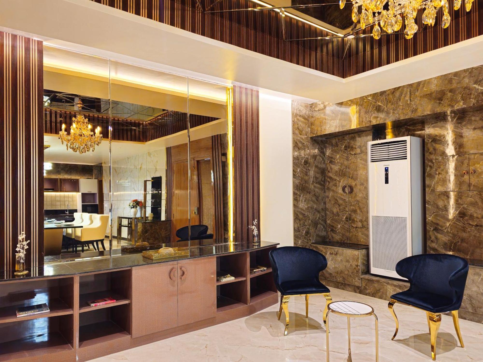 Ferienwohnung The Pentouz On 100 Feet Road Indiranagar - An Urban Luxury Retreat Bangalore Exterior foto